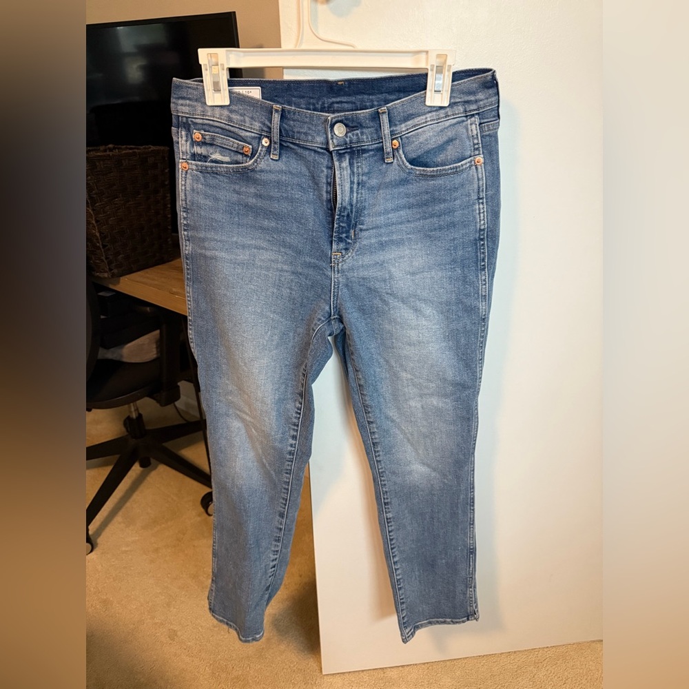 Like New GAP Light Blue Jeans Size 30 / 10 regular vintage slim midrise denim